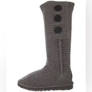 UGG NWOT Cardy Knit Boots in Black Tweed with Gold Metallic Thread. Size 8.